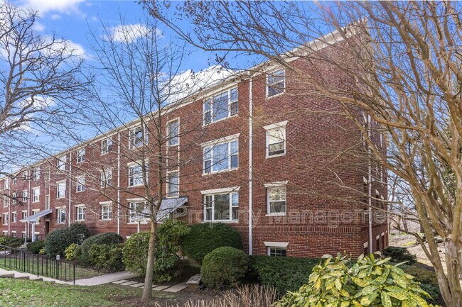 Building Photo - 1404 12th St N