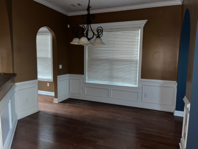 Building Photo - 2427 River Birch Dr