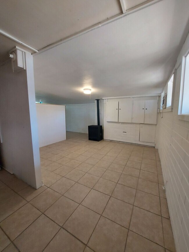 Building Photo - 206 N 1st St