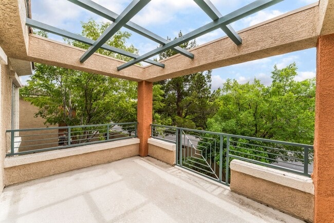 Building Photo - Beautiful, upgraded 2 story townhouse unit...