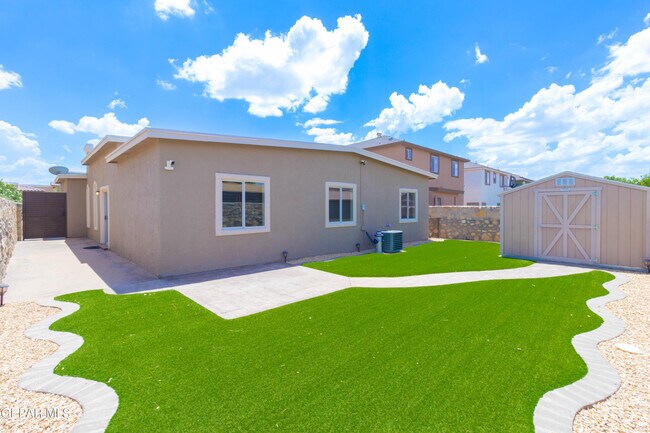 Building Photo - 12865 Little Misty Ln
