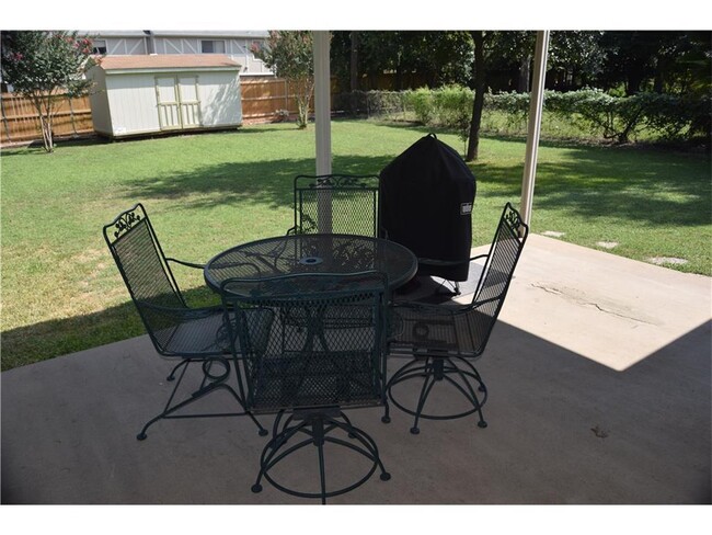Building Photo - 7611 Eastcrest Dr