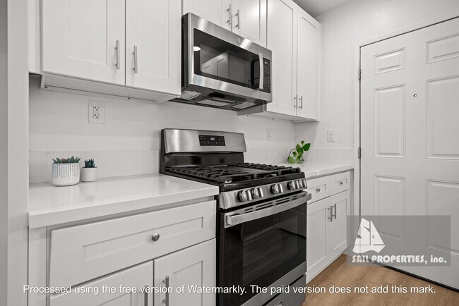 Building Photo - 312 N Citron St