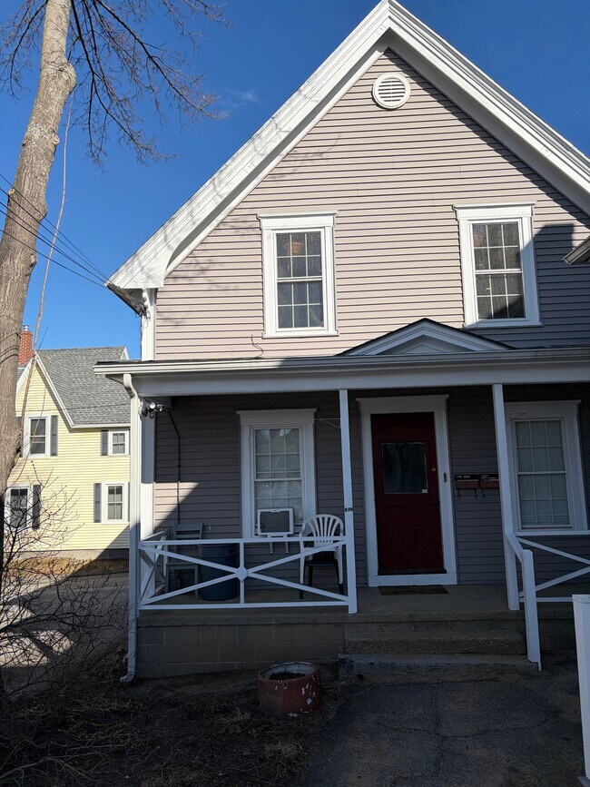 Building Photo - 319 Jewett St