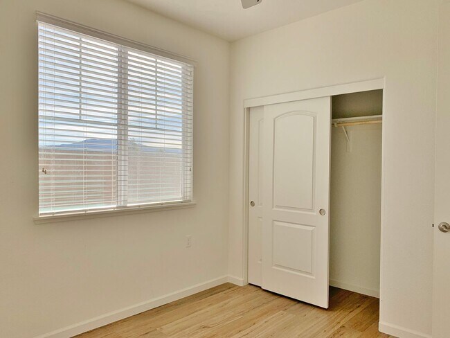 Building Photo - 1805 Monroe Ct