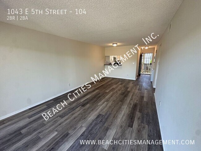 Building Photo - 1043 E 5th St