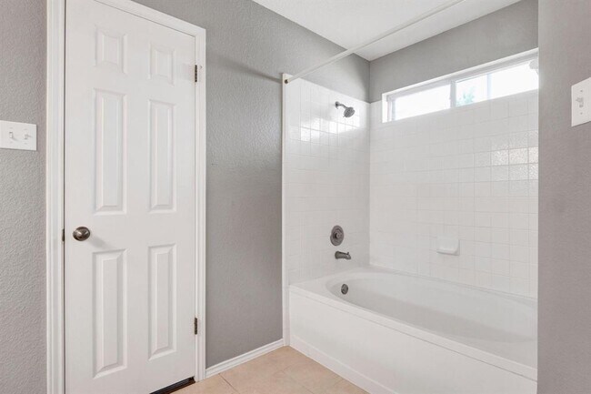 Building Photo - 1415 Quicksilver Cir