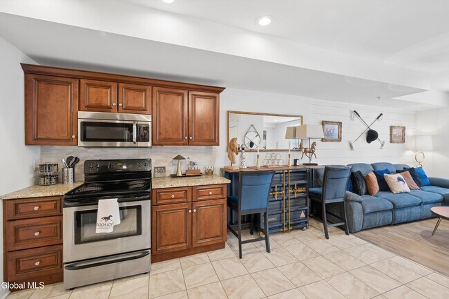 Building Photo - 425 Broadway