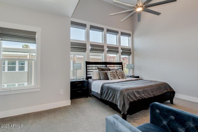 Building Photo - 816 N 3rd Ave