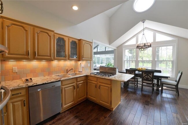 Building Photo - 1306 S Geyer Rd