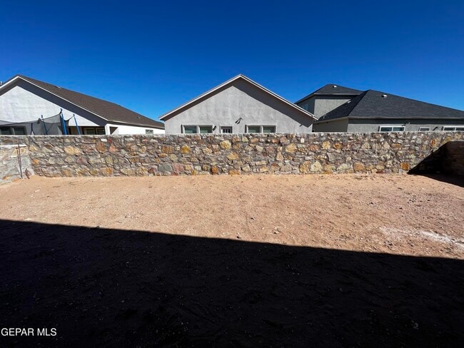 Building Photo - 1020 Indigo Sky St