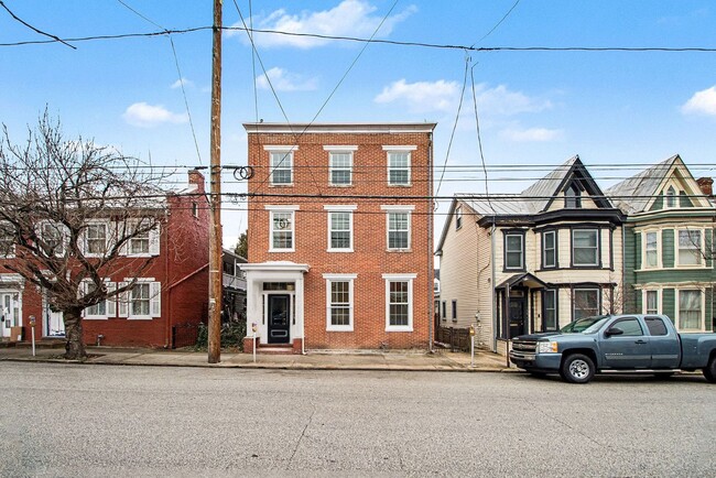 Building Photo - 145 S Pitt St
