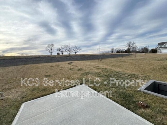Building Photo - 3722 SW Knoxville Ct
