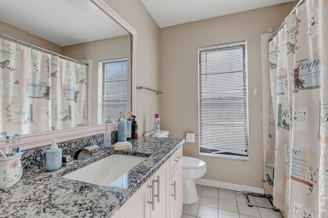 Building Photo - 15846 Country Lake Dr