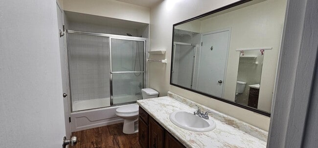 Building Photo - 16525 Dane Ct E