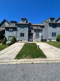 Building Photo - 105 Foxfire Dr