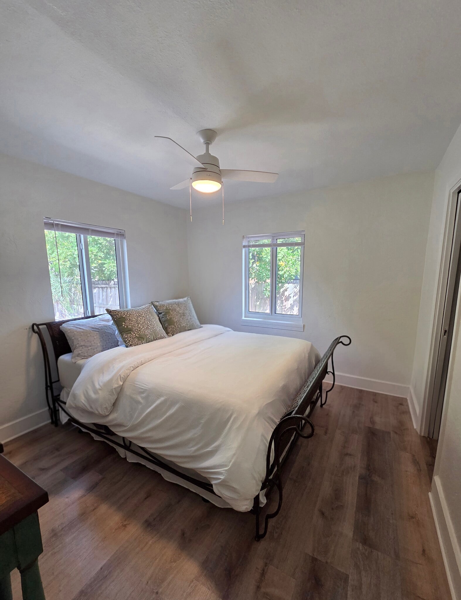 Building Photo - 141 40th Ave NE