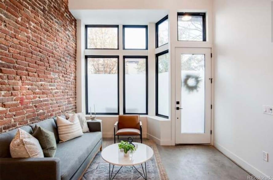 Building Photo - 807 E 22nd Ave