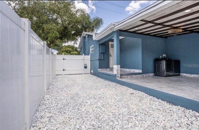 Building Photo - 8907 N Blvd