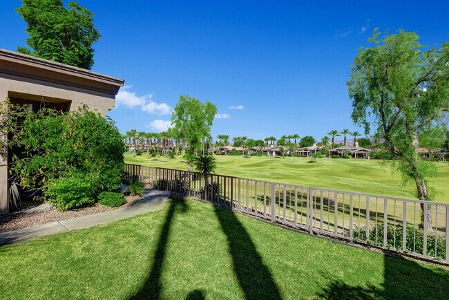 Building Photo - 440 Desert Holly Dr