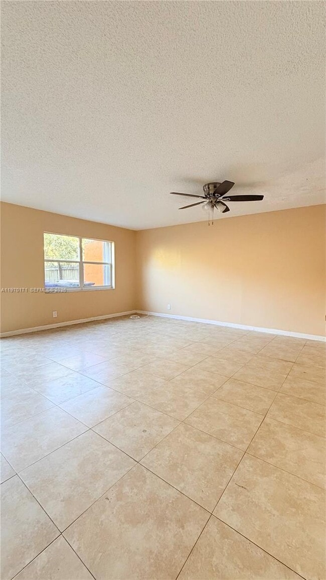 Building Photo - 948 SW 74th Ave