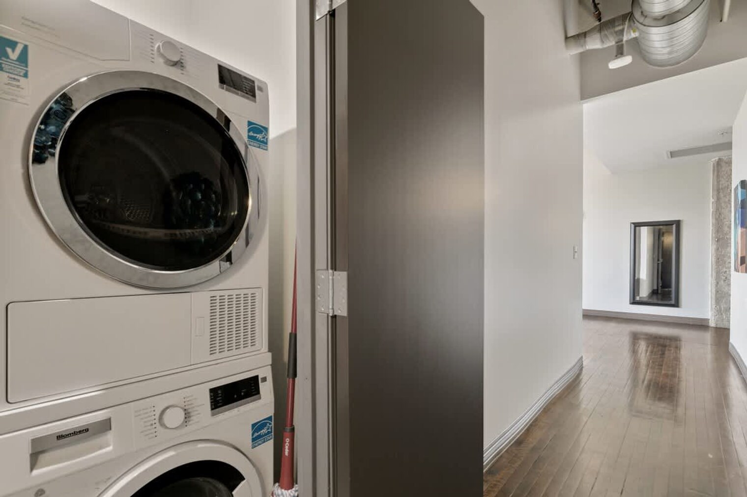 Building Photo - 500 S Ervay St