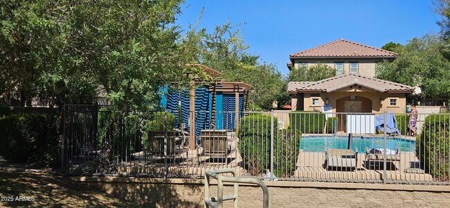 Building Photo - 4656 E Tierra Buena Ln