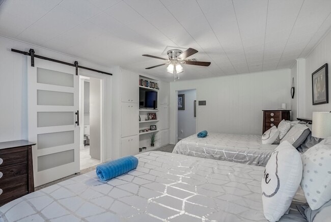 Building Photo - 22 Winged Foot Dr