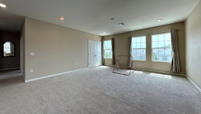 Building Photo - 13781 Wineberry Dr