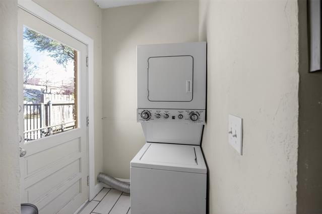 Building Photo - 3315 Rogers Ave