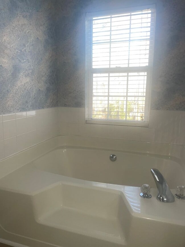 Building Photo - BASEMENT HOME-DOUBLE DECKS-COLUMBIA COUNTY, GOOD SCHOOLS, COVENIENT TO FORT