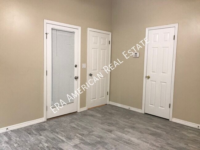 Building Photo - 205 Esmond Ct