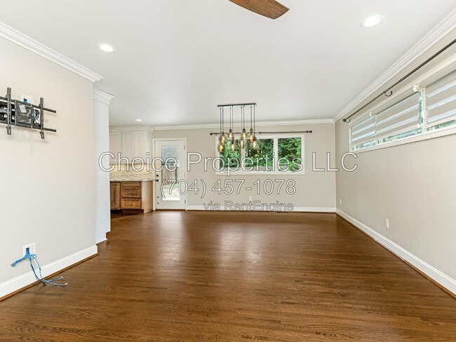 Building Photo - 1174 Robinhood Cir