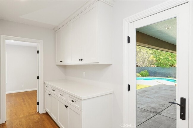 Building Photo - 933 W Riviera Dr