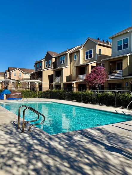 Building Photo - 142 Triggs Ln