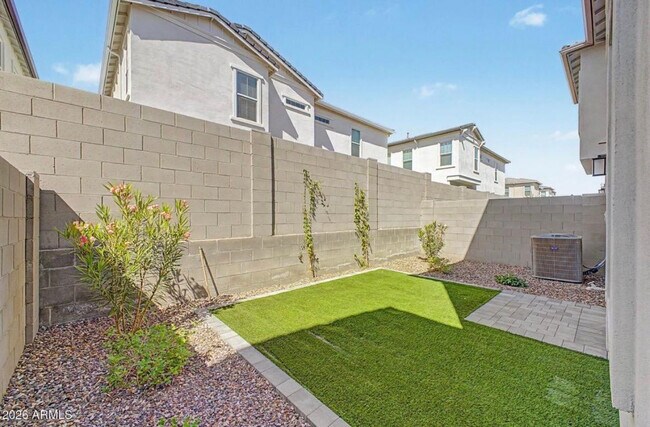 Building Photo - 5016 E Gallop Wy