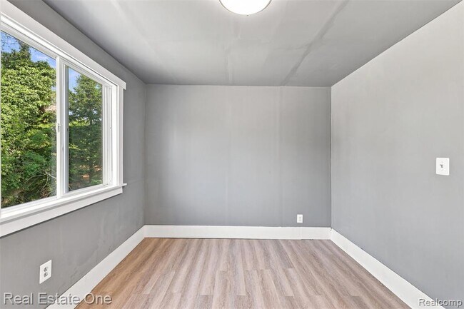 Building Photo - 15401 Littlefield St
