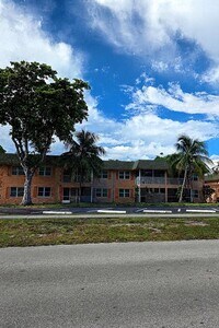 Building Photo - 770 SE 2nd Ave