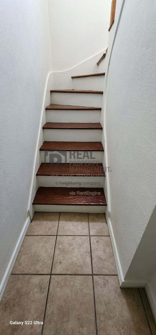 Building Photo - 2011 Evans Ave