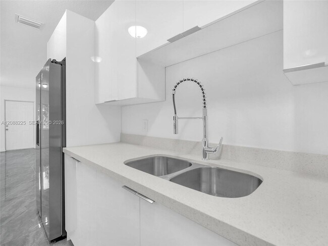 Building Photo - 2448 NW 42nd St