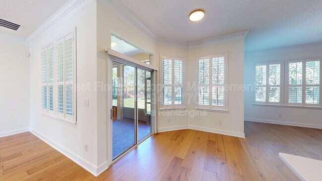 Building Photo - 283 Holland Dr