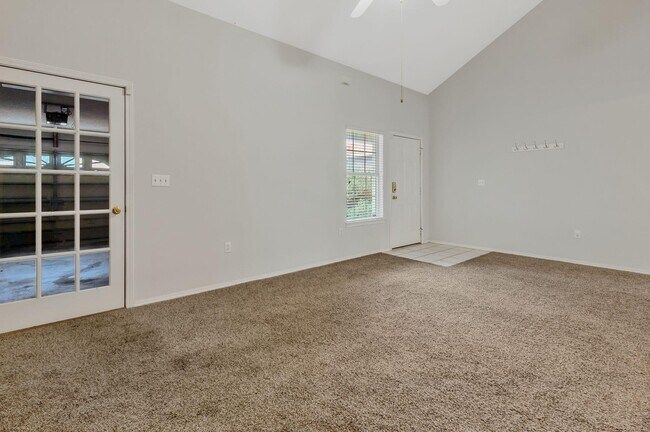 Building Photo - 1828 Sod Dr