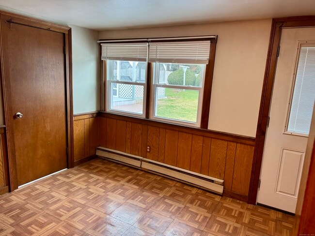 Building Photo - 30 N Chestnut St