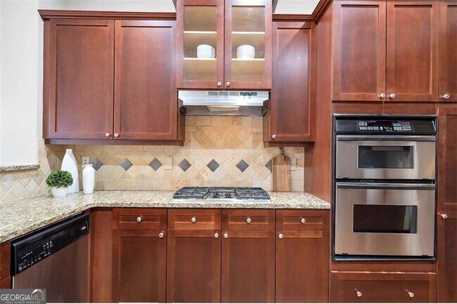 Building Photo - 5408 Glenridge Cove NE