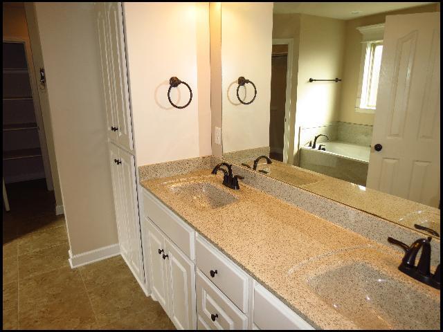 Building Photo - 1005 Puritan Dr