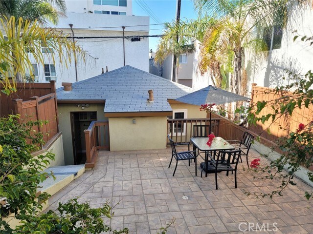 Building Photo - 321 Manhattan Ave