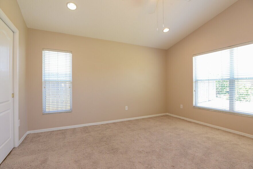 Building Photo - 22852 Hawk Hill Loop
