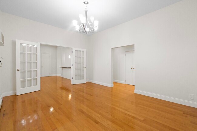 Building Photo - 580-582-582 Gregory Ave