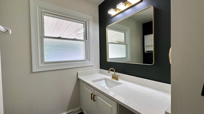 Building Photo - 17670 Green Isle Ct