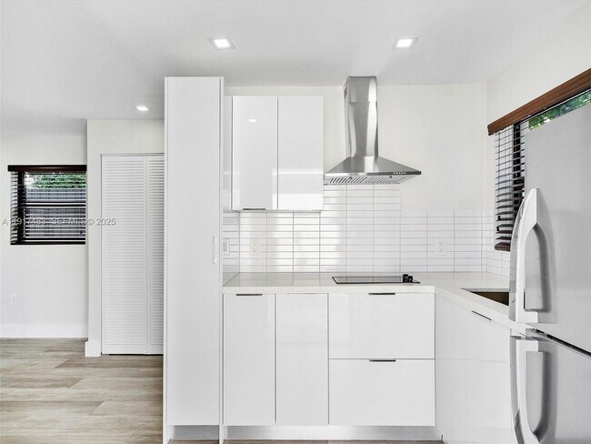 Building Photo - 4020 NW 1st Ave